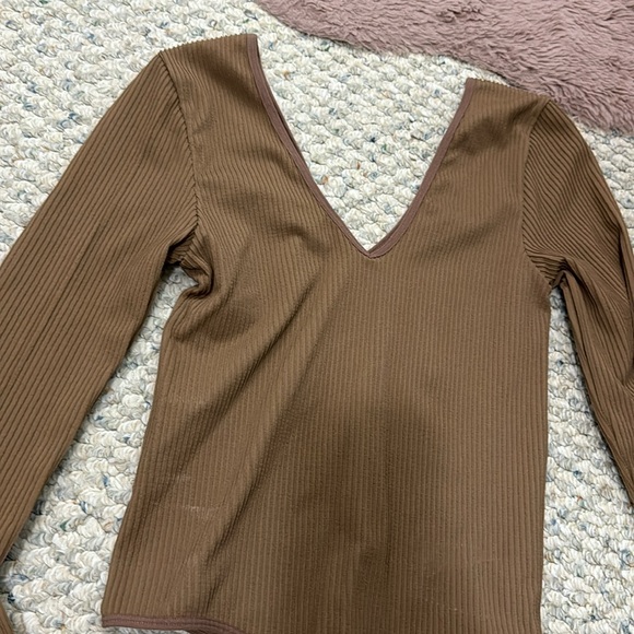 Two bodysuits - Picture 3 of 3